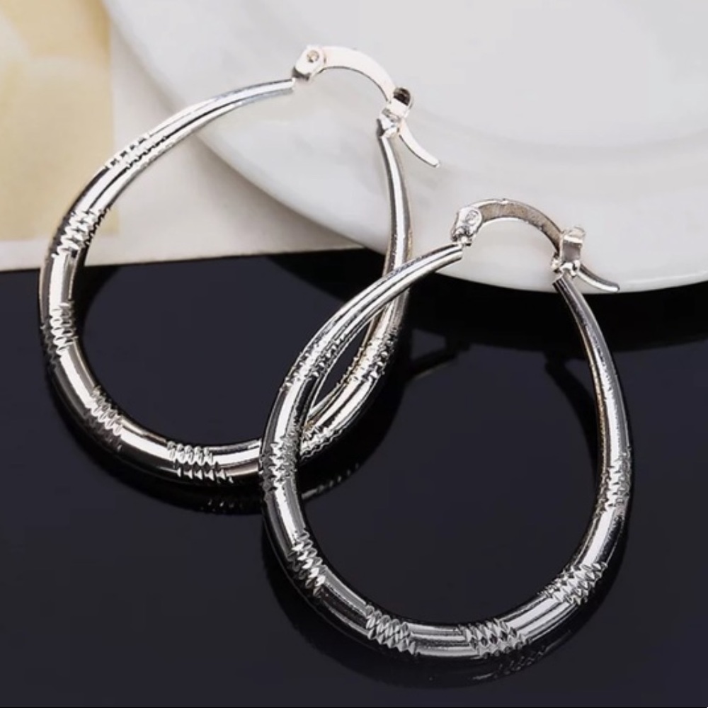 ***Luxury Circle 925 Sterling Silver Hoop Earrings - Picture 2 of 6